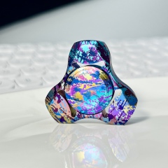 Splashed ink color titanium alloy