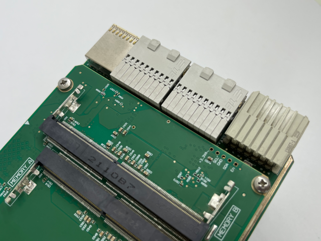 NI PXIe-8881 Xeon High-Performance 4-Slot PXIe Embedded Controller PN:786636-01,NI-Module,NI PXIe-8881 Xeon High-Performance 4-Slot PXIe Embedded Controller PN:786636-01