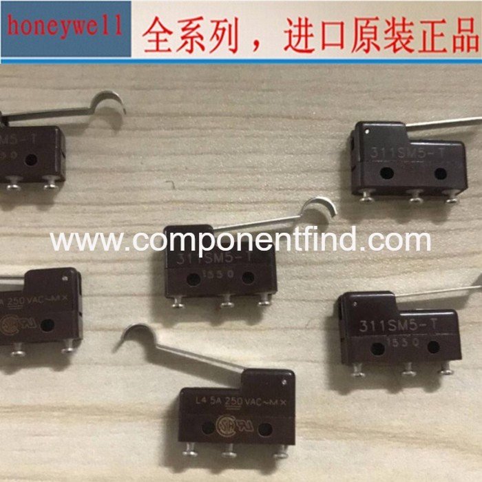311SM5-T - Roller Actuator Subminiature Micro Switch Single Pole Double Throw (SPDT)