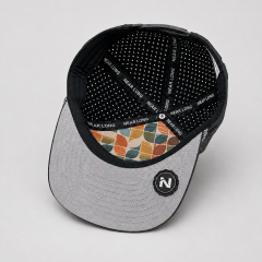 ブラックゴルフハット、www.nearlonggolf.com、レーザーカットパネル付きブラックカモパフォーマンスゴルフハット