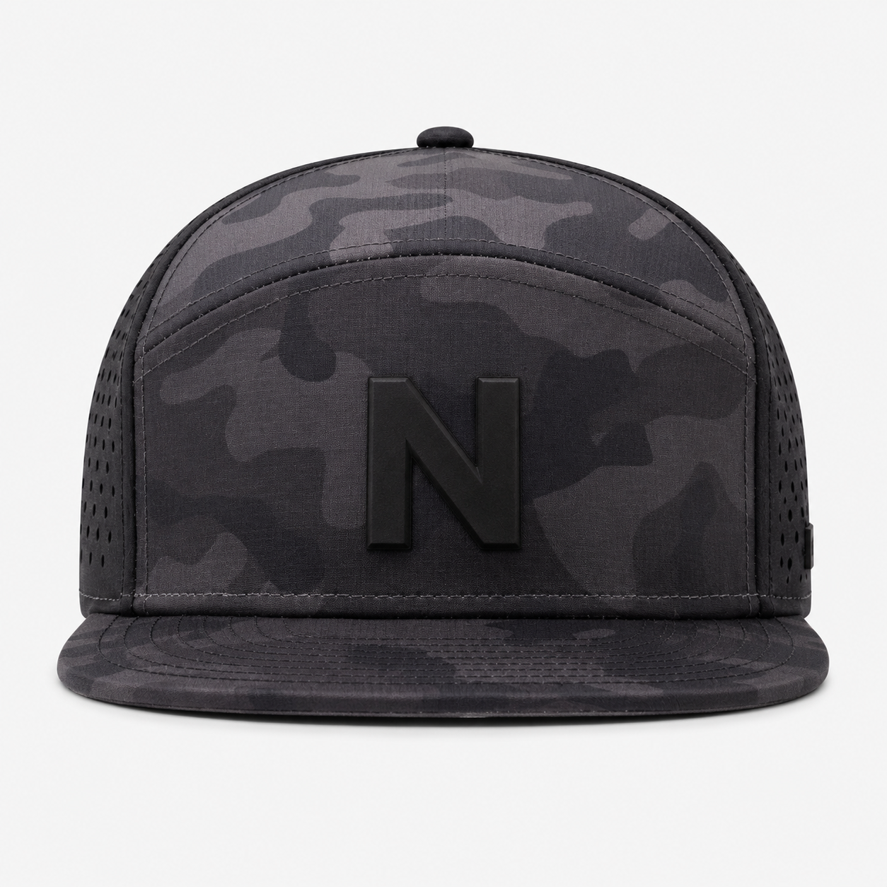 ブラックゴルフハット、www.nearlonggolf.com、レーザーカットパネル付きブラックカモパフォーマンスゴルフハット