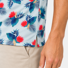 Men's printed golf polo hem and side vent detail
