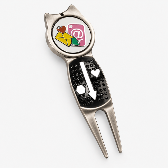 Two prong metal golf divot tool with personalized ball marker