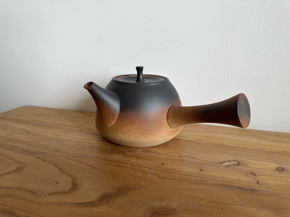 800ml Stovetop Safe Raw Ore Clay Side Handle Kyusu Teapot with Removable Tea Infuser, Gradient Glaze Pottery Tea Kettle with Heat-Resistant Hemp Wrapped Handle Option, Open Flame Safe for Loose Leaf Tea Brewing