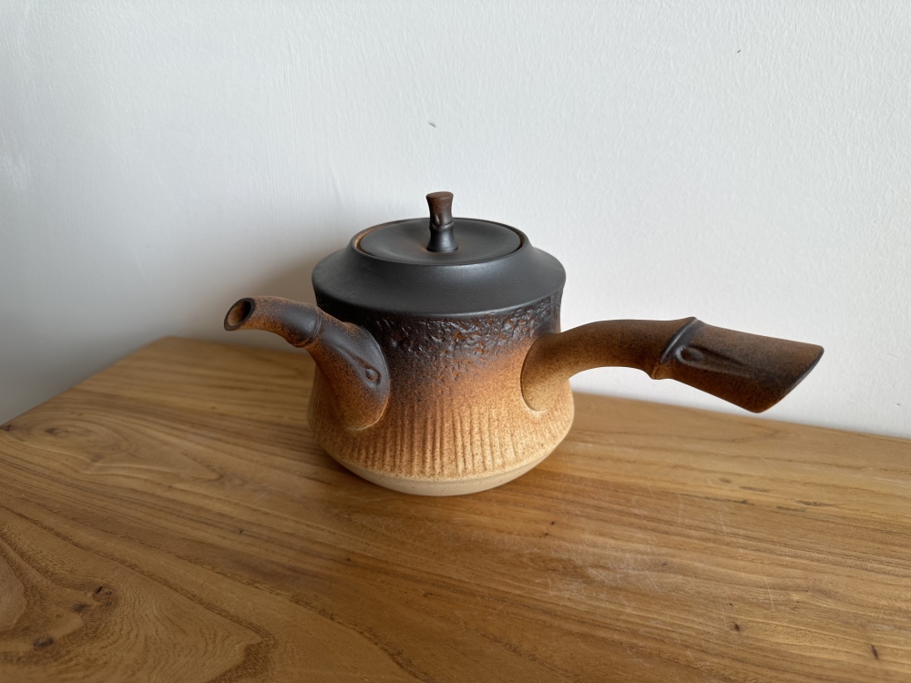 Stovetop Safe 800ml Raw Ore Clay Side Handle Kyusu Teapot, Bamboo Joint Design Handcrafted Hammered & Ribbed Texture Gradient Glaze Pottery Tea Kettle, Open Flame Safe for Loose Leaf Tea Brewing