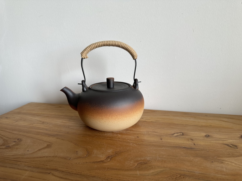 Stovetop Safe 800ml Raw Ore Clay Top Handle Teapot, Handcrafted Gradient Glaze Pottery Tea Kettle with Heat-Resistant Hemp Wrapped Lifting Handle, Open Flame Safe for Loose Leaf Tea Brewing