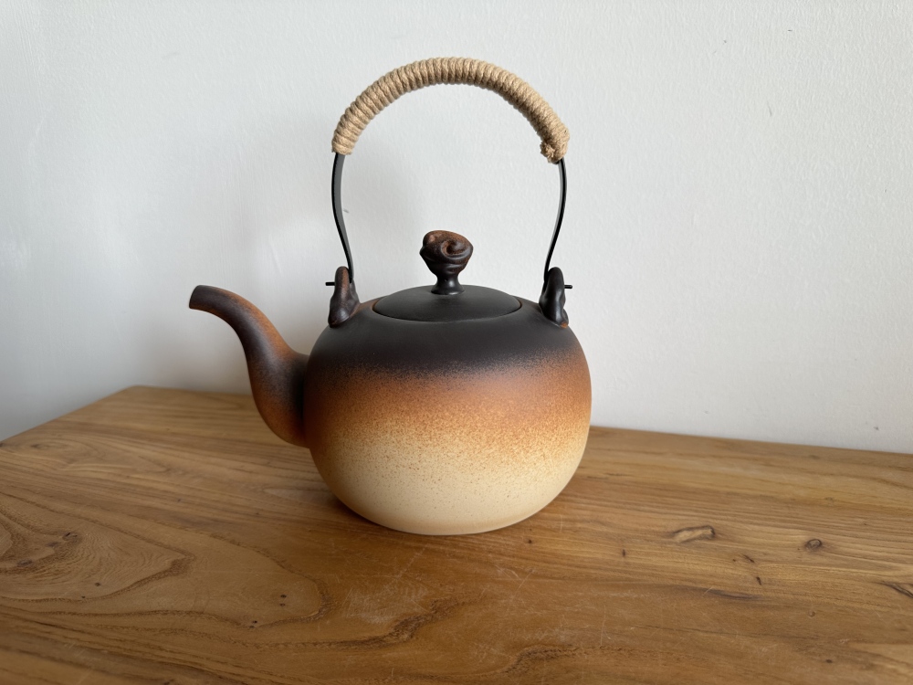 1200ml Large Capacity Stovetop Safe Raw Ore Clay Top Handle Teapot, Unique Lingzhi Mushroom Lid Knob Handcrafted Gradient Glaze Pottery Tea Kettle with Heat-Resistant Hemp Wrapped Handle, Open Flame Safe for Family & Group Brewing