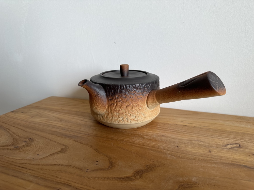 1000ml Stovetop Safe Raw Ore Clay Side Handle Kyusu Teapot, Handcrafted Hammered Texture Gradient Glaze Pottery Tea Kettle, Open Flame Safe for Loose Leaf Tea Brewing & Camping