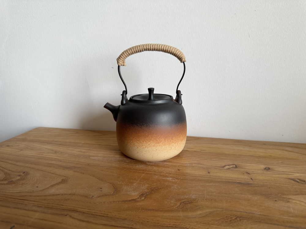 800ml Stovetop Safe Raw Ore Clay Top Handle Teapot, Vented Anti-Spill Design Classic Dark Gradient Glaze Handcrafted Pottery Tea Kettle with Heat-Resistant Hemp Wrapped Handle, Open Flame Safe