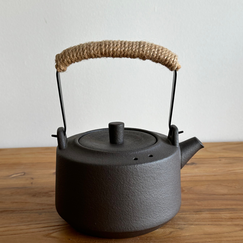 800ml Matte Black Glaze Stoneware Teapot with Hemp-Wrapped Handle, Stovetop Safe Wabi Sabi Rustic Tea Kettle for Ceremony & Daily Use