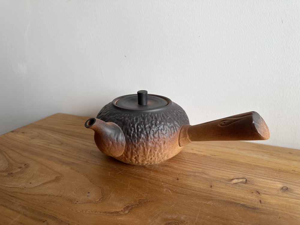 1200ml Large Capacity Stovetop Safe Raw Ore Clay Side Handle Kyusu Teapot, Handcrafted Hammered Texture Gradient Glaze Pottery Tea Kettle, Open Flame Safe for Loose Leaf Tea Brewing & Camping