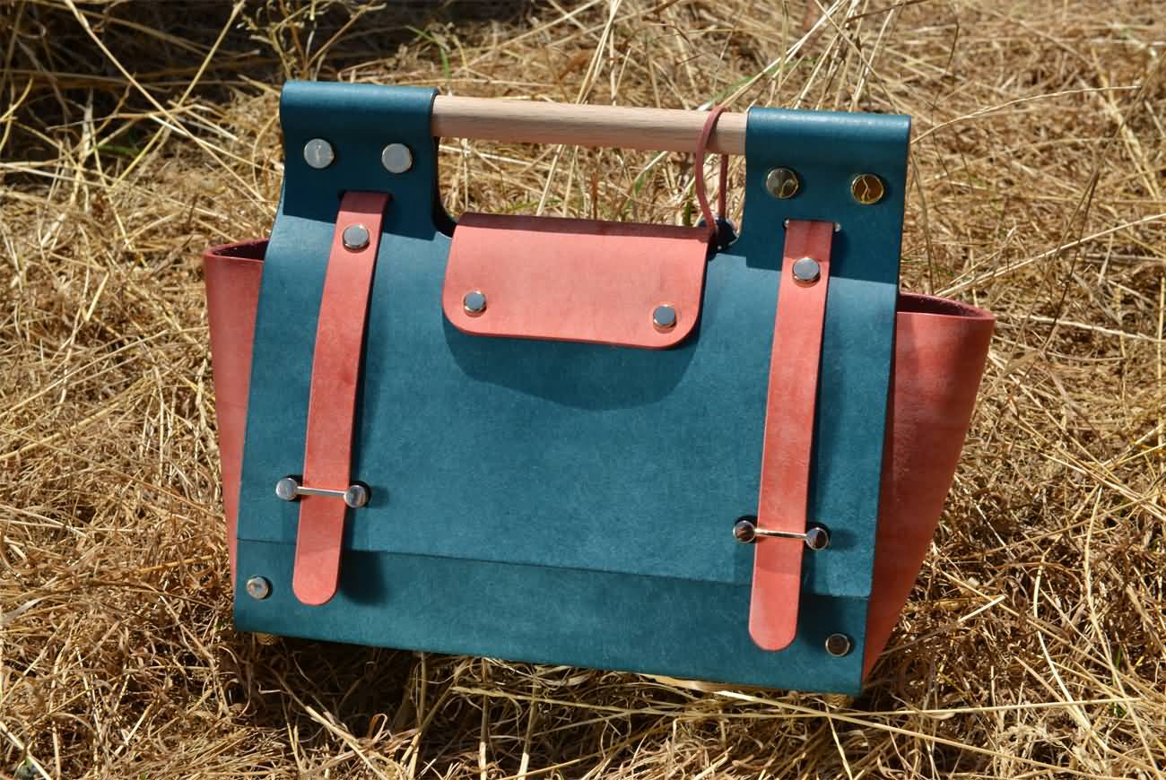 RAIKOU Damen Handtasche aus pflanzlich gegerbtem Leder italienische Lederwaren  Abendtasche Echt-Leder Schultertasche Umhängetasche schönes Vintage Design Vegetable-tanned leather handbag with wood handle