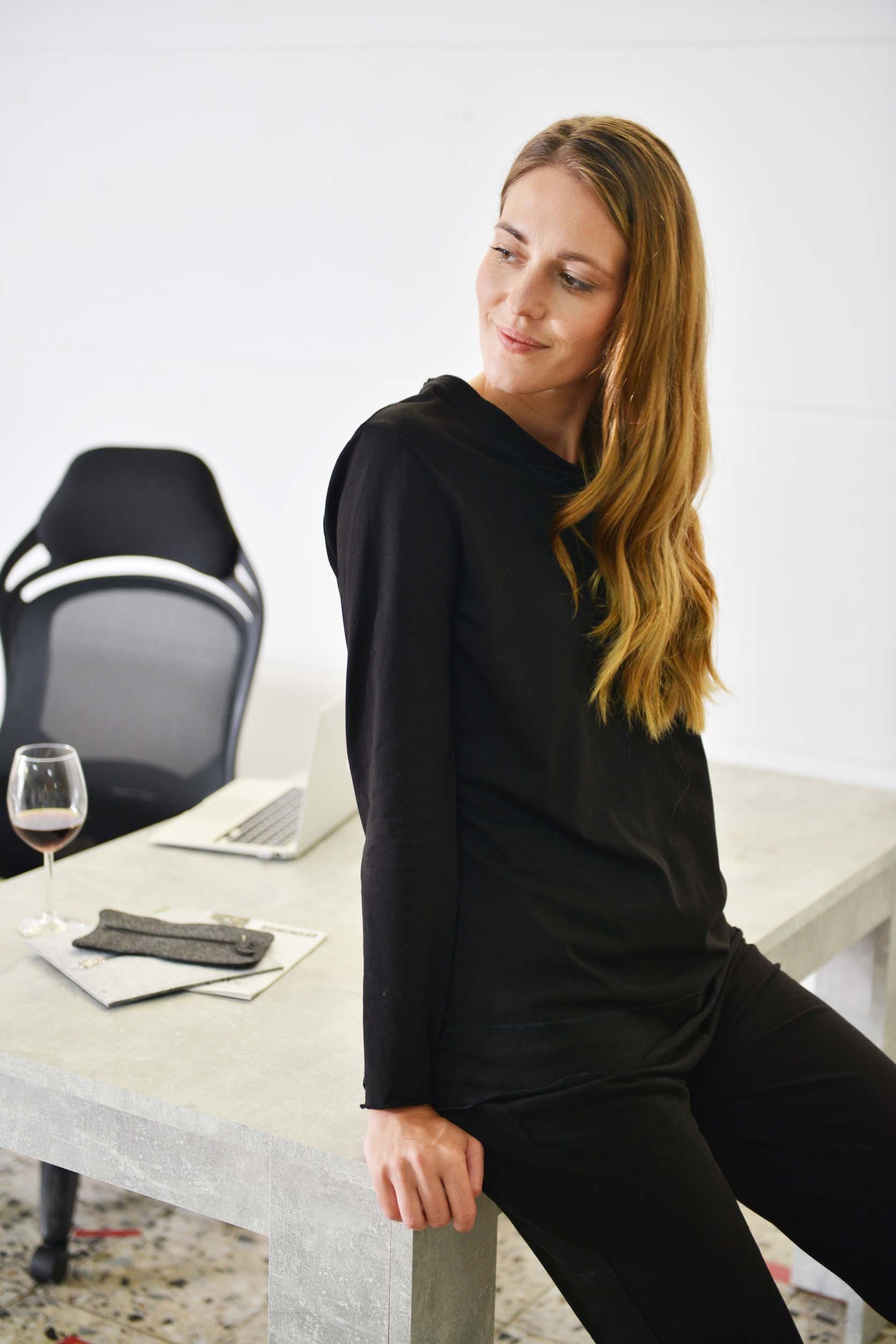 DESEN Damen Deluxe Pyjama aus 100% Baumwolle mit langen Ärmeln, Schlafanzugoberteil mit V-Ausschnitt, Schlafanzughose