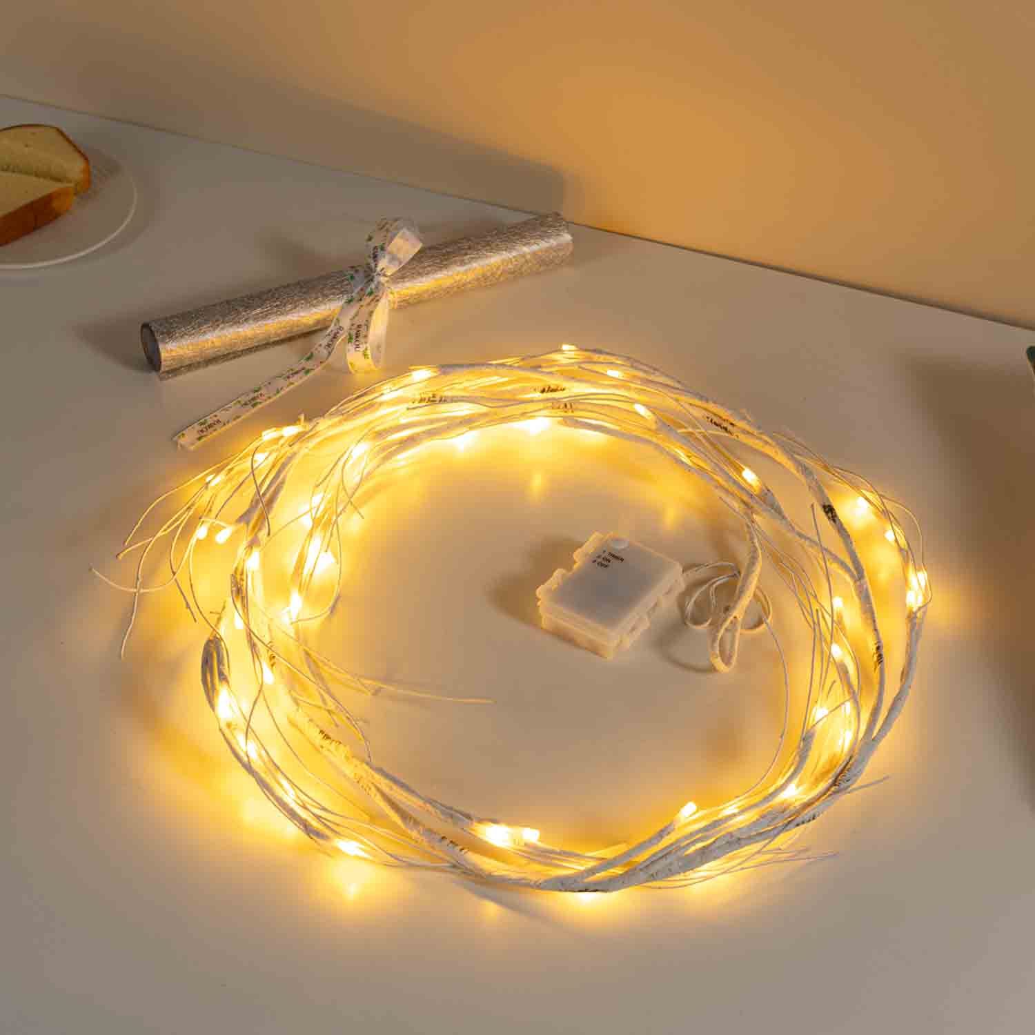 Lichtdekoration, Ambiente-Ast und Vlies Tischläufer 200cm x 30cm, 12 Lichterzweige, warmweißes Entspannungslicht, 1.8 Meter mit 48 LED’s