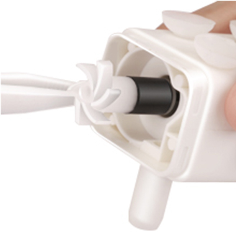 RAIKOU 2L Katzenbrunnen mit LED-Licht, Trinkbrunnen für Hunde, Leise Hundebrunnen  mit 3 Aktivkohlefilter, Automatischer Wasserbrunnen für Haustiere, Wasserspender für Katzen und Hunde, Blau