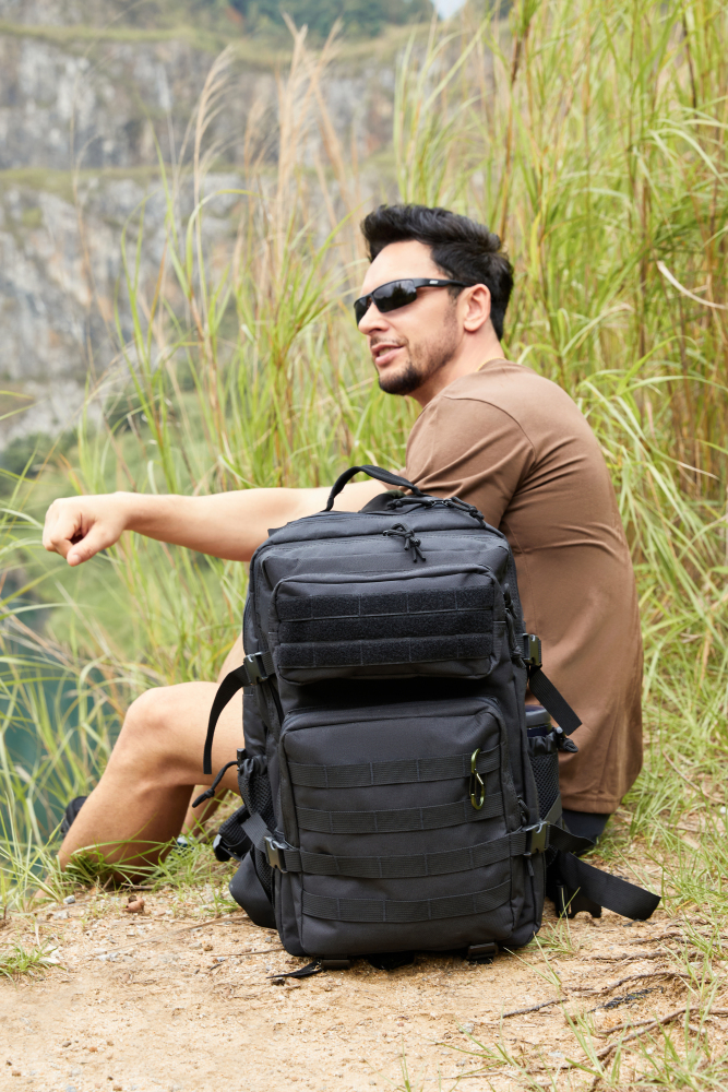 Taktischer Rucksack 45L – Schwarz – Militär- & Outdoor-Rucksack mit vielseitigen Fächern