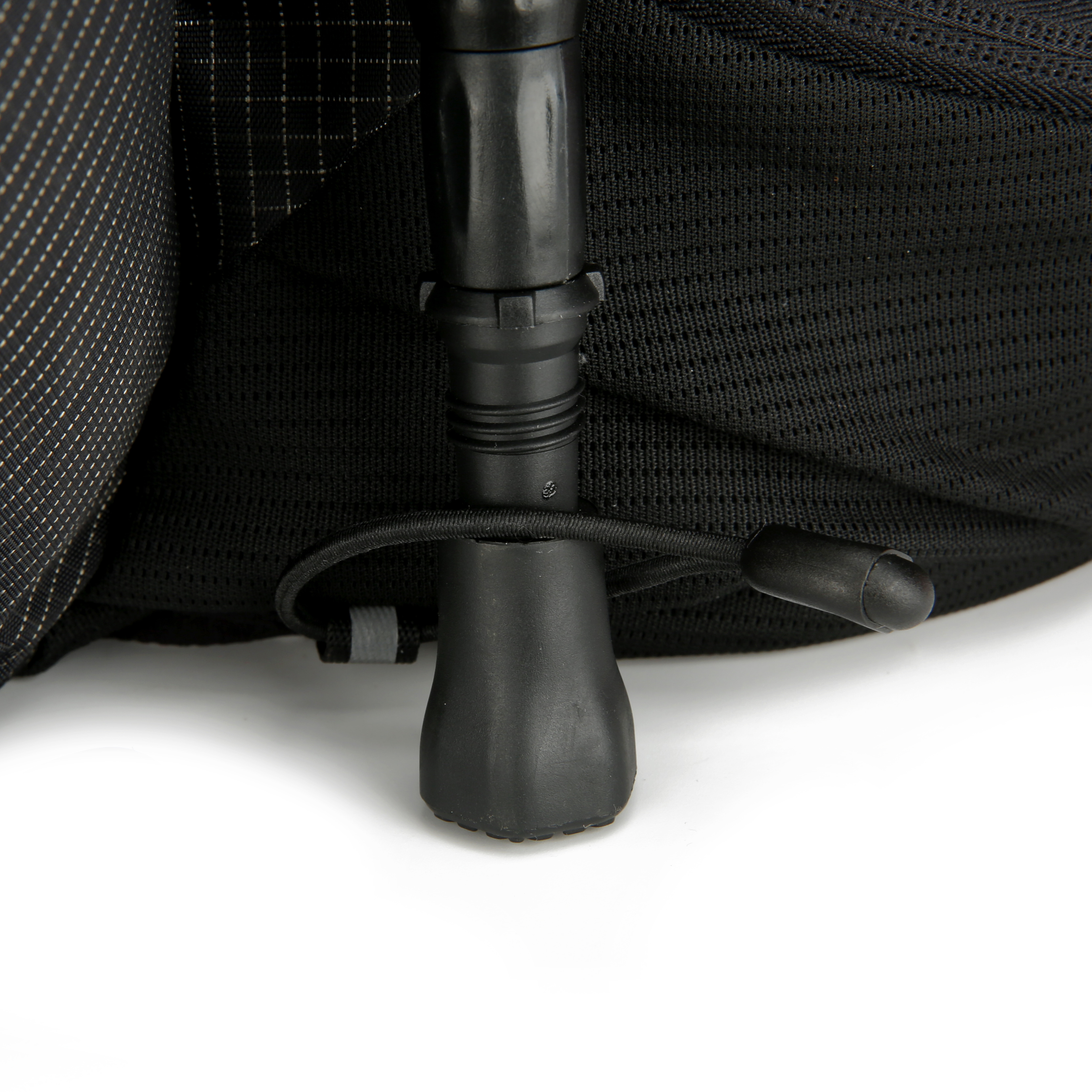 18L Laufweste für Damen und Herren, ultraleichter and wasserabweisender Fahrradrucksack (40 × 25 × 3,9 cm) mit Notfallpfeife, reflektierenden Streifen, Halterung für Trinkschlauch