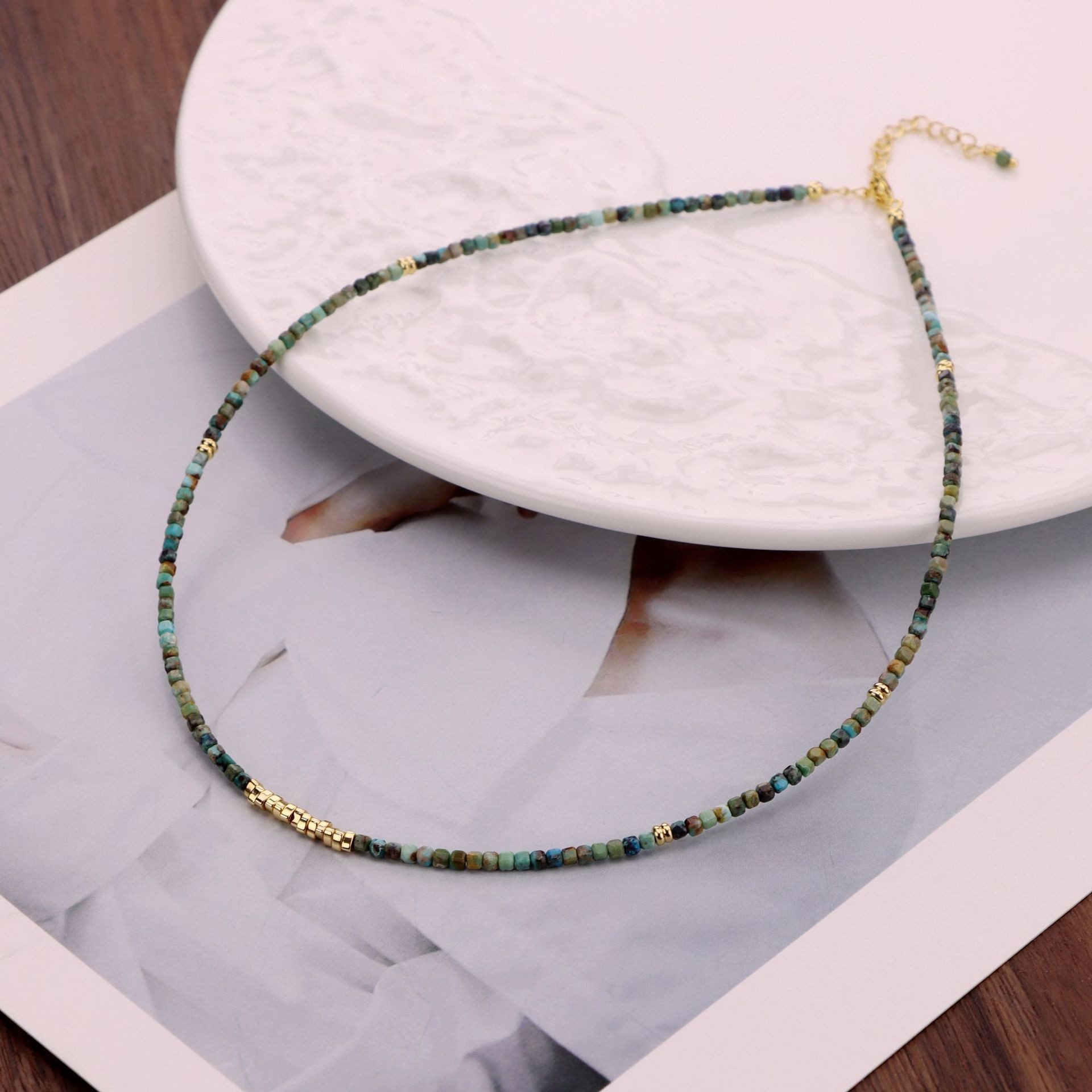 Perlenkette Damen mit Natursteinperlen – Vergoldete Halskette, verstellbar, filigraner Schmuck für Alltag & Anlass