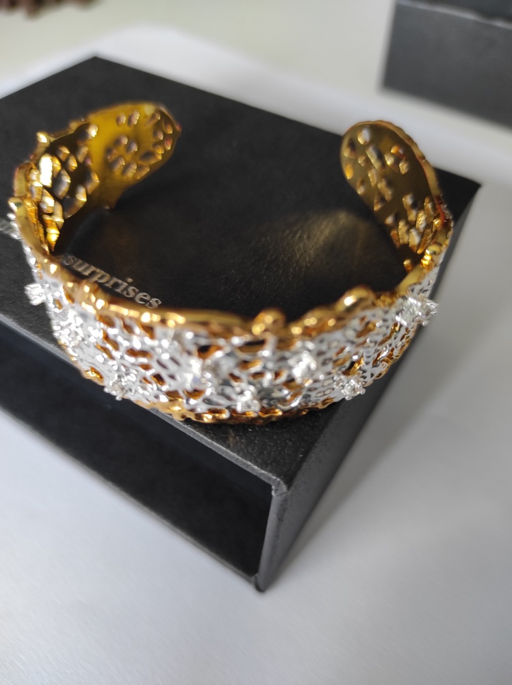Armband Handgefertigter Armreif aus Bronze mit Zirkonia