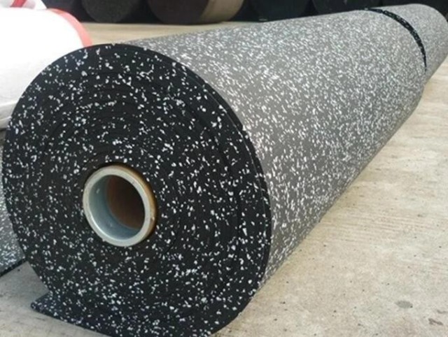 Heavy-duty EPDM rubber mats designed for force reduction in weightlifting areas.