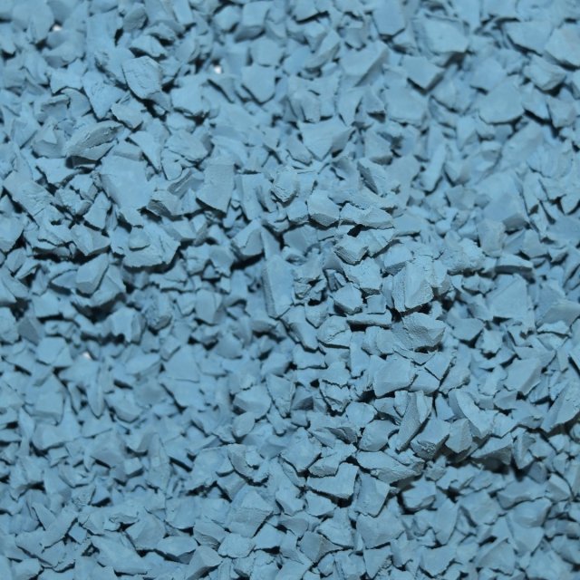 Weather-resistant EPDM rubber granules that resist color changes under UV exposure.