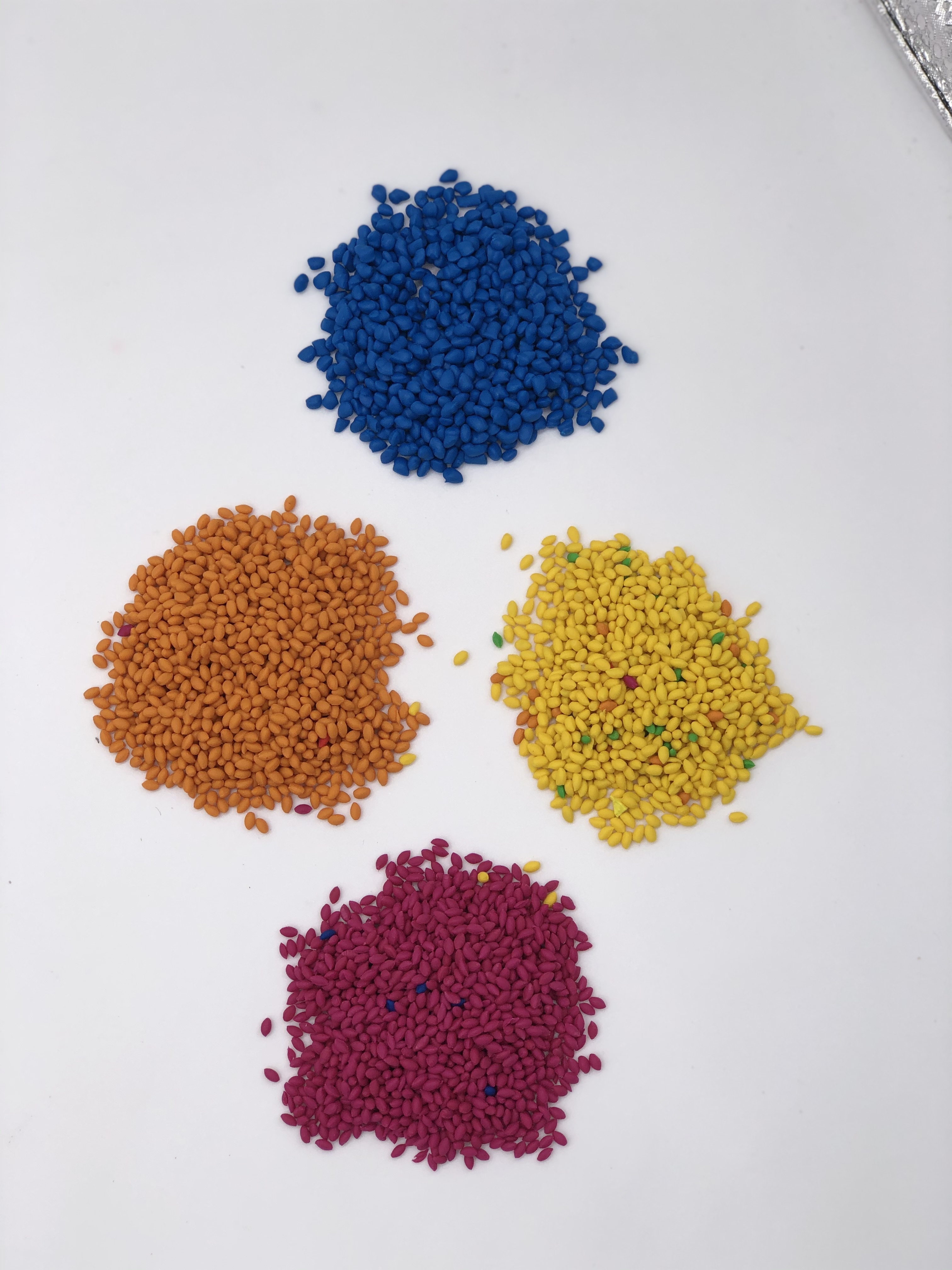 Safe and anti-skidding playground floor made from vibrant TPV rubber granules.