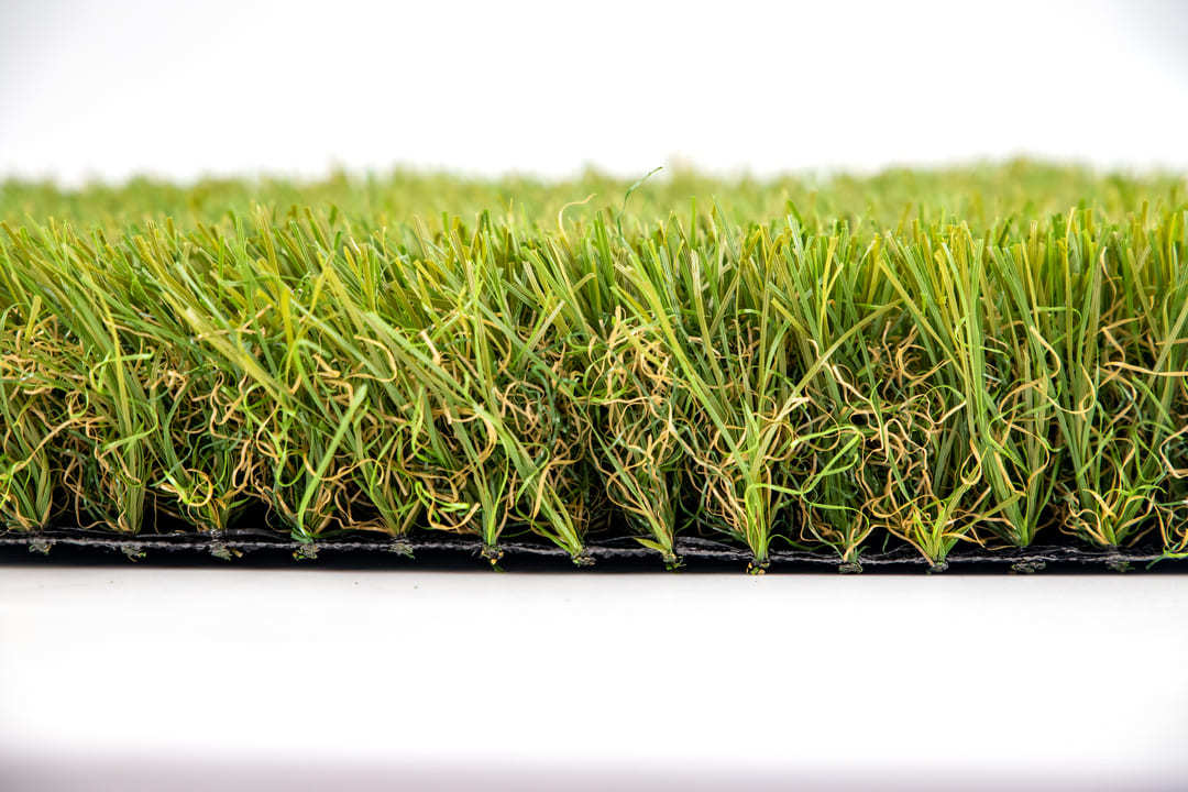 Super Deluxe Garden Turf KDK featuring multi-directional fibers for a consistent natural look.