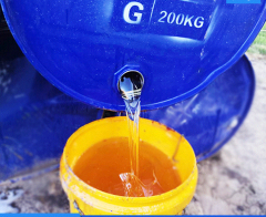 Professional-grade PU binder used for bonding racetrack granules to prevent cracking.