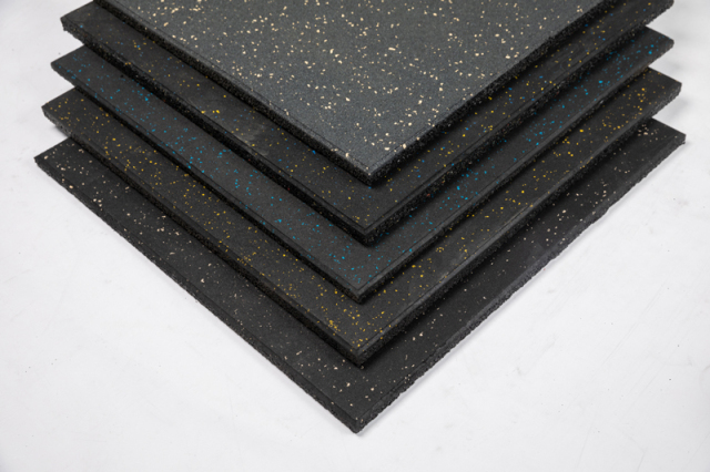 Multi-angle profile comparison of the four ordinary elastic rubber mat base geometry variants — flat bottom, fluted buttons, concealed buckles, and chocolate shapes — showing structural differences for sub-floor load distribution, drainage, joint integration, and grip contact applications.
