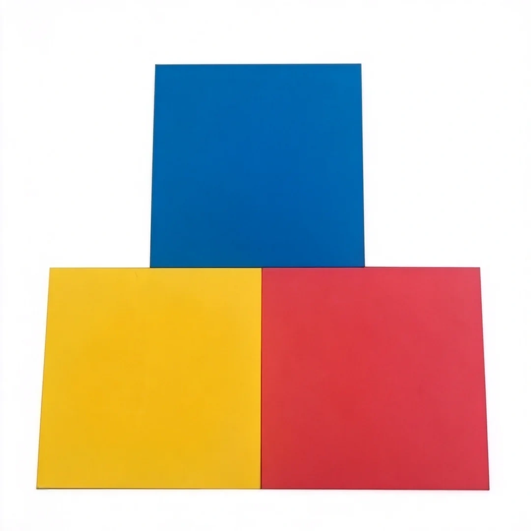 High-magnification surface detail of the 3mm solid rubber wear-protection layer of an outdoor rubber flooring mat, showing surface texture profile, UV-resistant material finish, and anti-slip granular surface pattern under direct outdoor exposure conditions.