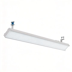 Deep-baffle anti-glare lighting fixture for badminton courts