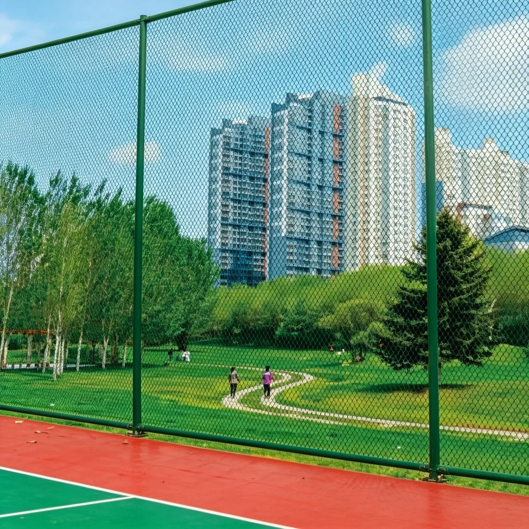 Mouth-Type Fence steel frame enclosure system for sports facilities
