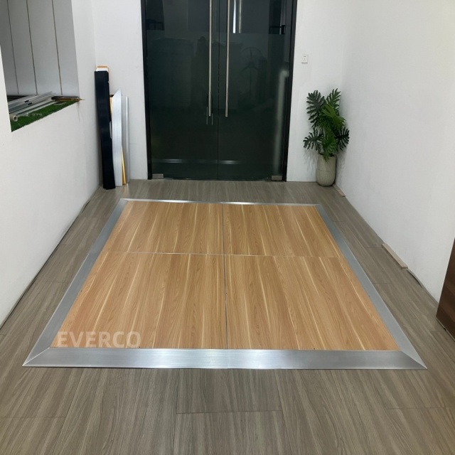 Cam-Lock Natural Wood Waterproof Dance Floor – Warm wood grain for outdoor weddings and parties events.