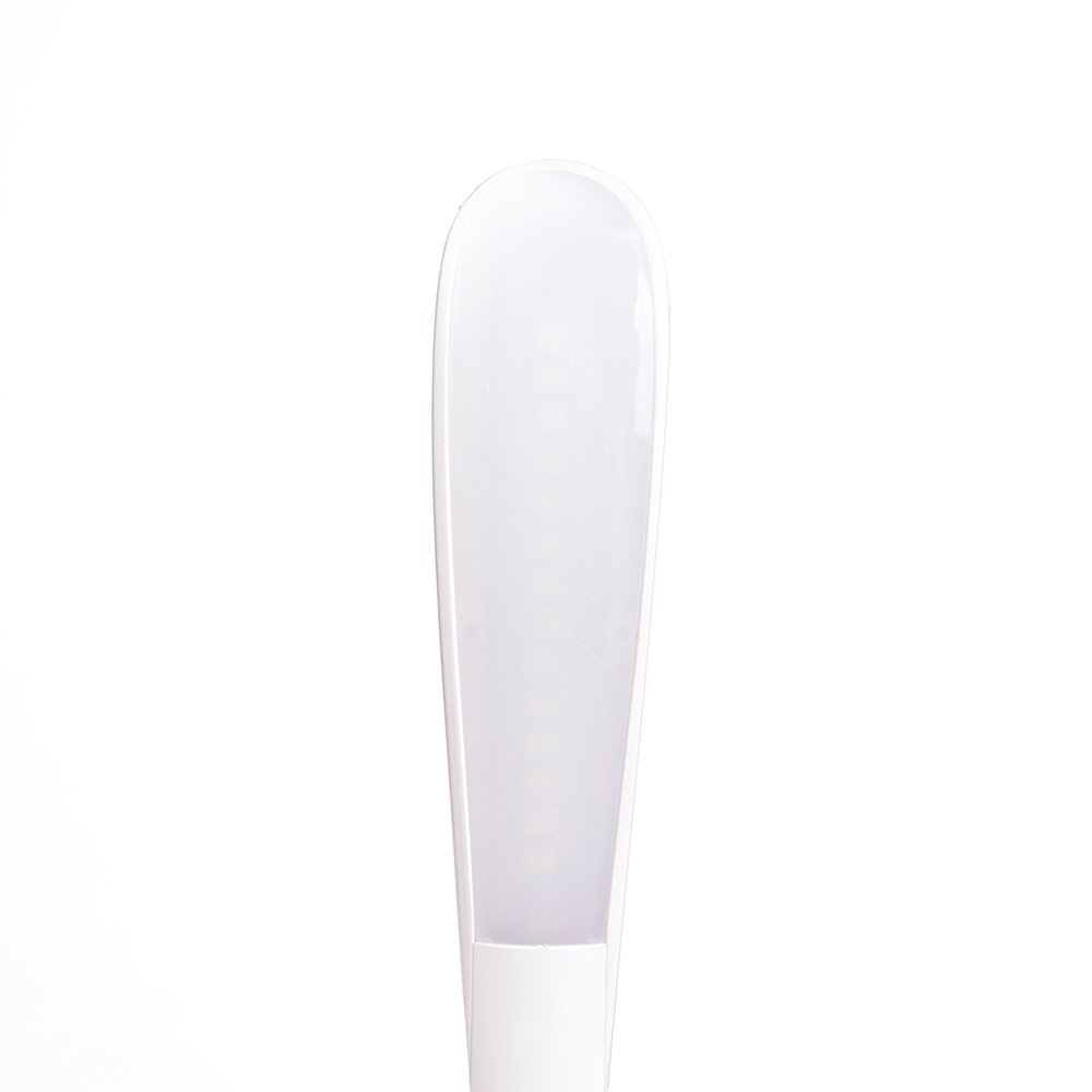 Slim leaf shaped LED lamp head design providing comfortable lighting.