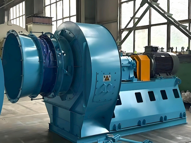 Low-pressure high-volume centrifugal fan