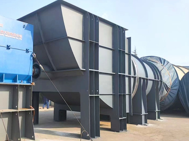 مروحة ذات شفرات قابلة للتعديل ذات تدفق محوري