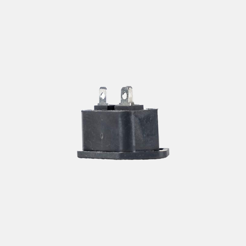 Square-shaped power socket 10A 250V