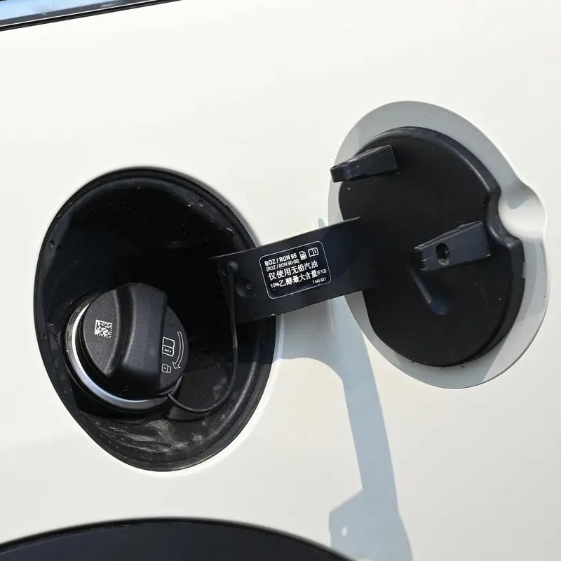 2023 MINI (Fuel) – 12,000 km Driven | Iconic Hatchback | Fun & Stylish