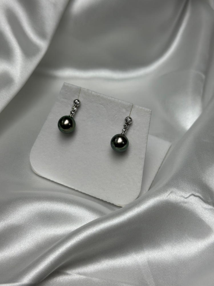 18k Gold 9.4mm Tahitian Black Pearl Stud Earrings