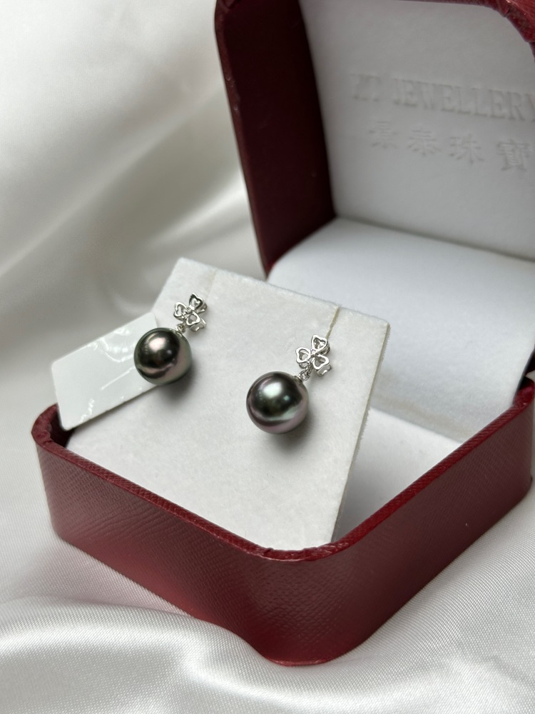 18k Gold 10~11mm Tahitian Black Pearl Stud Earrings