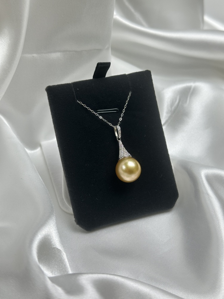 18k Gold 13mm South Sea Pearl Pendant necklace