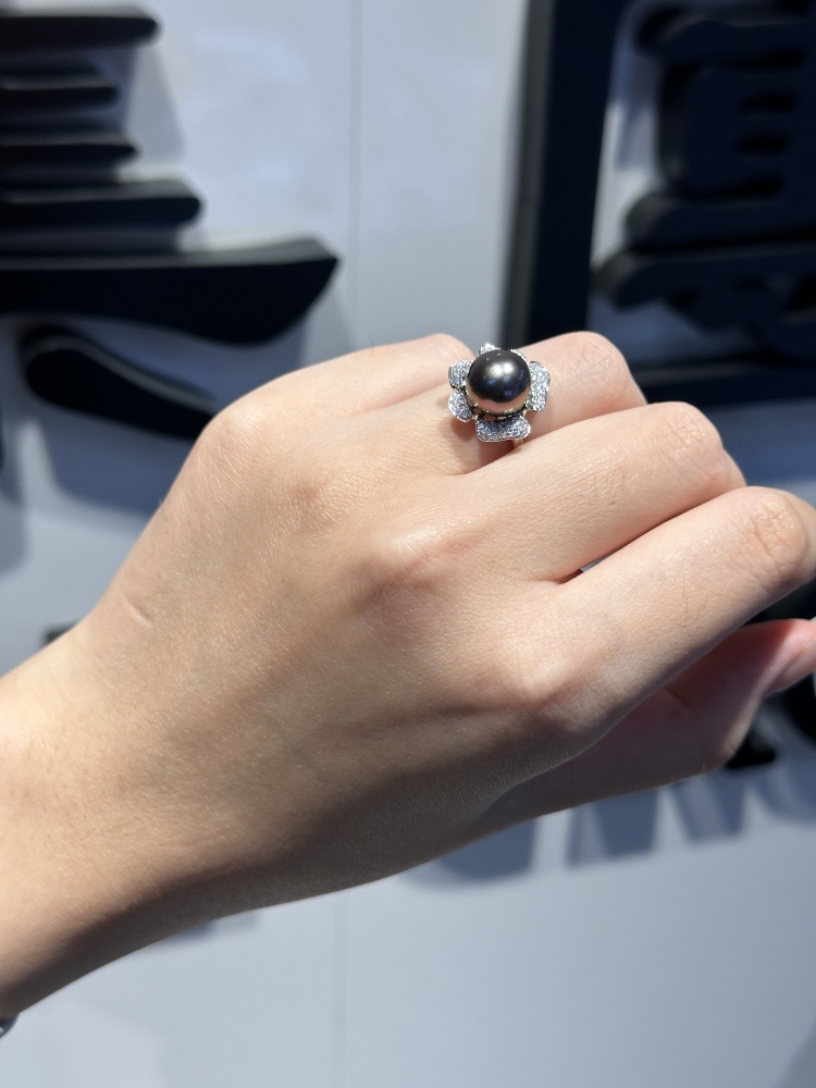 18k Gold 10.5mm Tahitian Black Pearl Ring