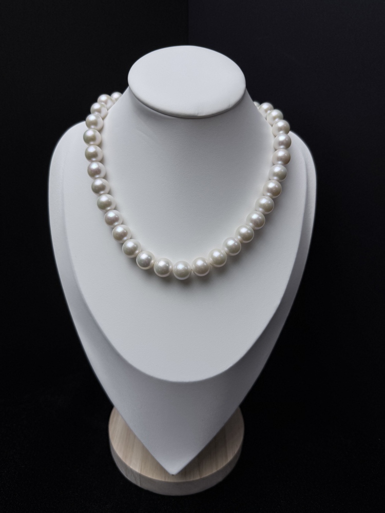5A White Pearl Strand 11~12mm Includes one pair of earrings