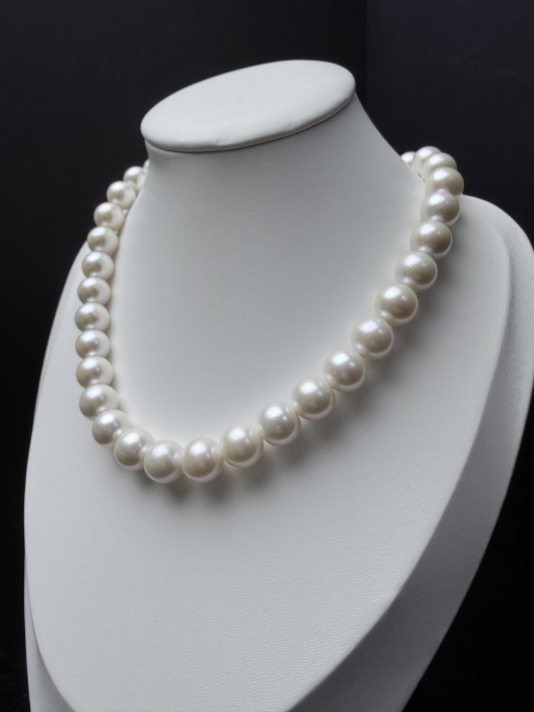5A White Pearl Strand 11~12mm Includes one pair of earrings
