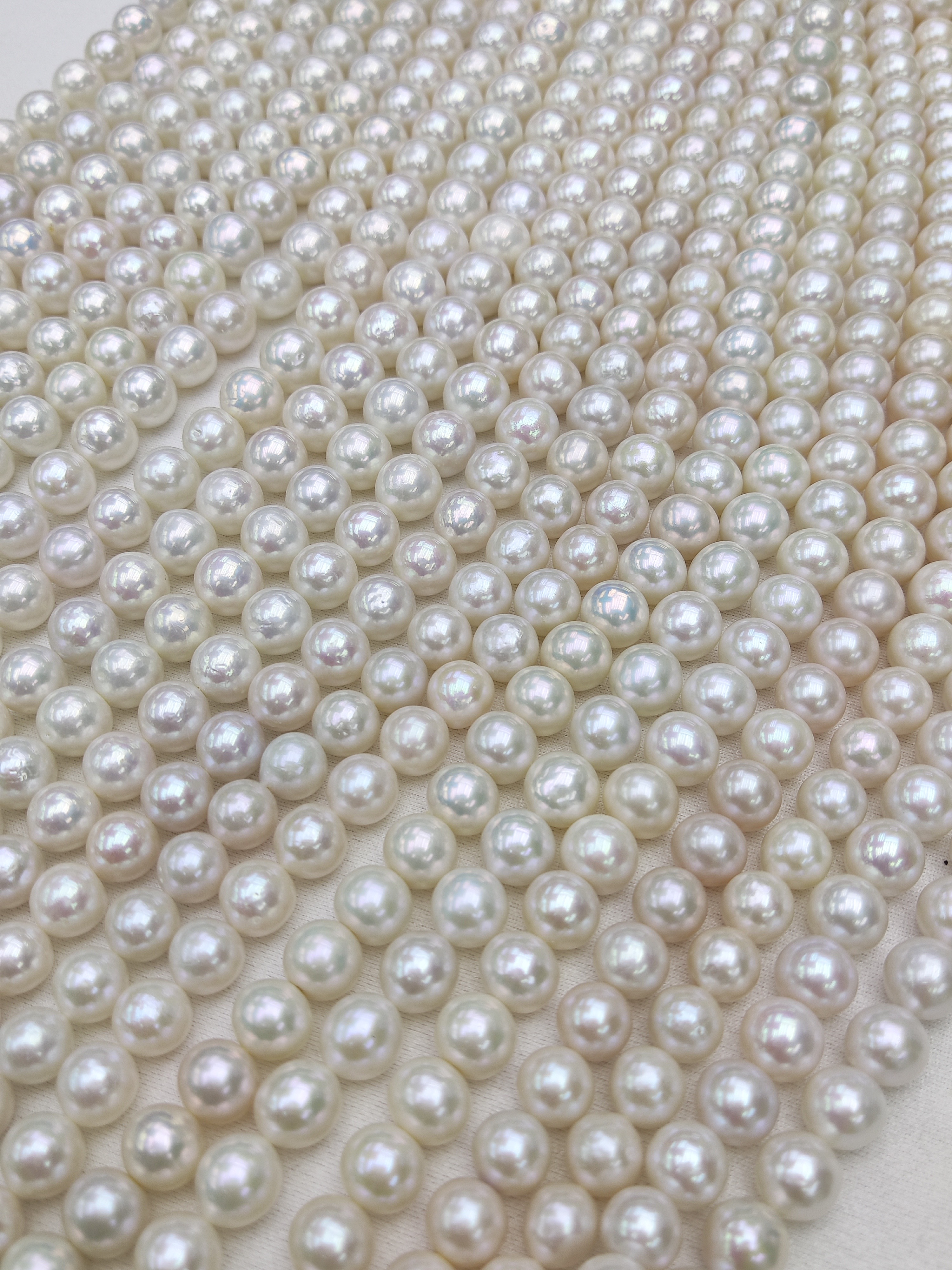Freshwater Pearl Necklace with 9～12mm Nearly-Round Pearls