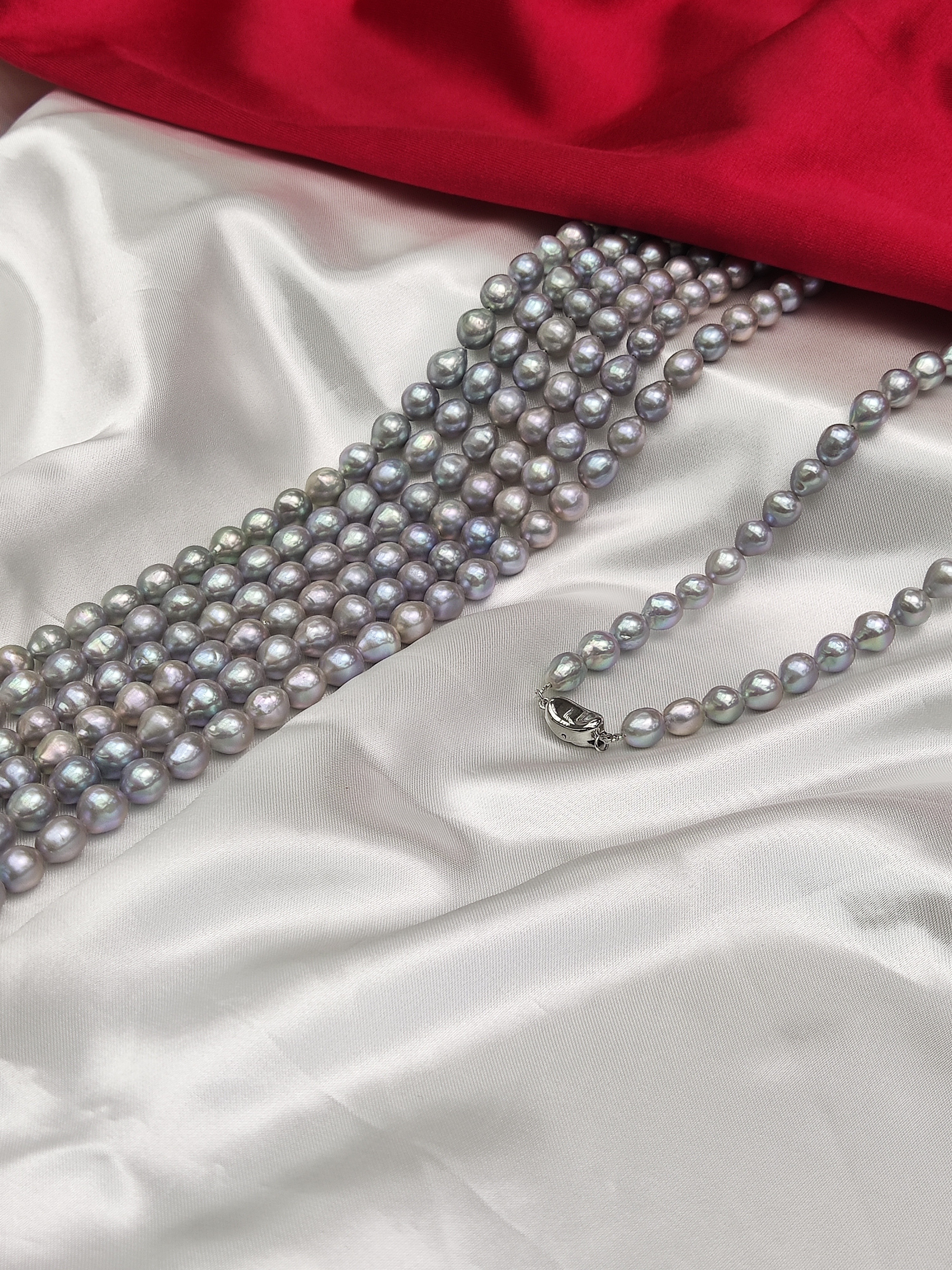 Grey White Freshwater Pearl Necklace with 7.5~8.5mm Off-Round Pearls