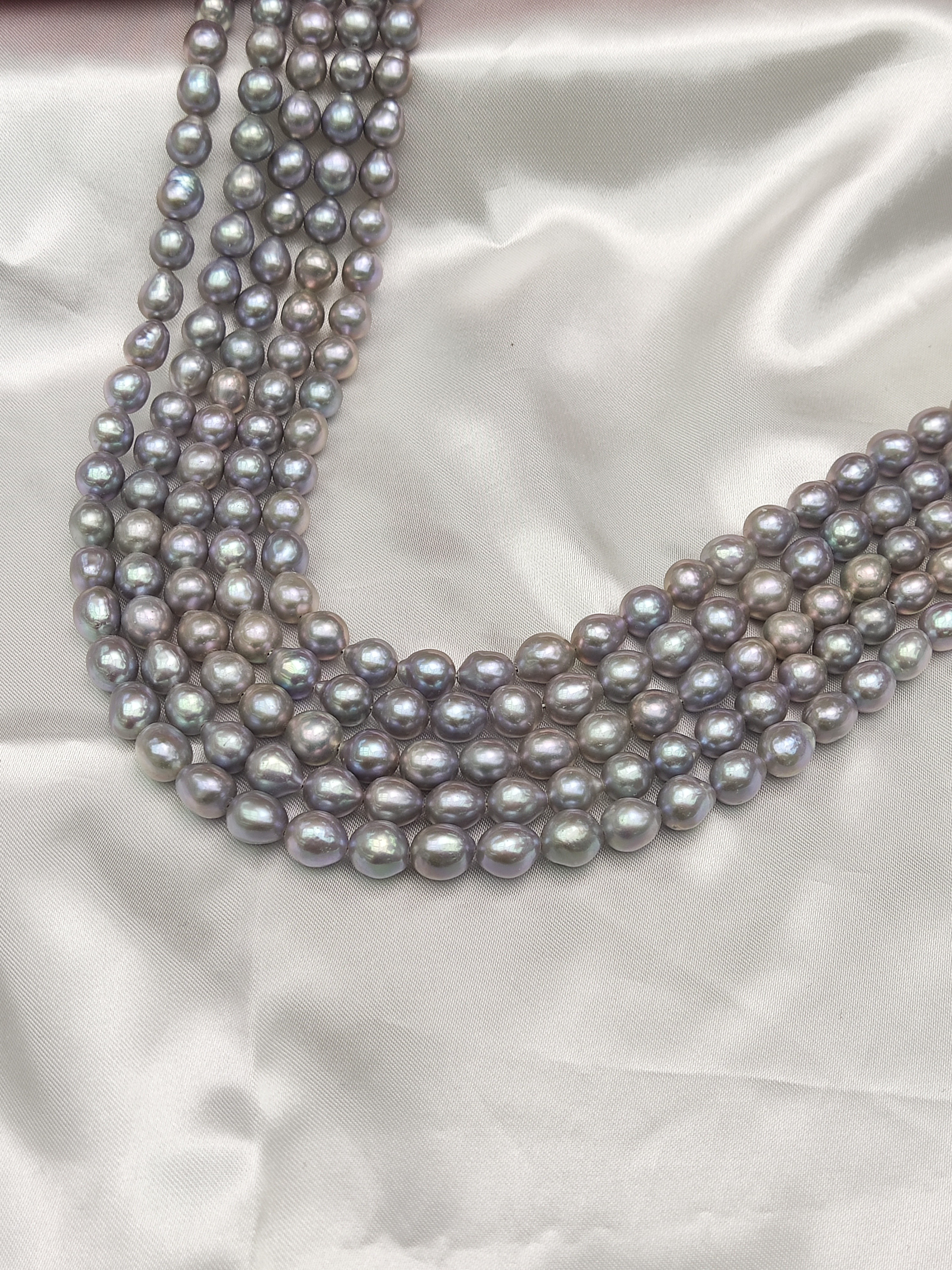 Grey White Freshwater Pearl Necklace with 7.5~8.5mm Off-Round Pearls