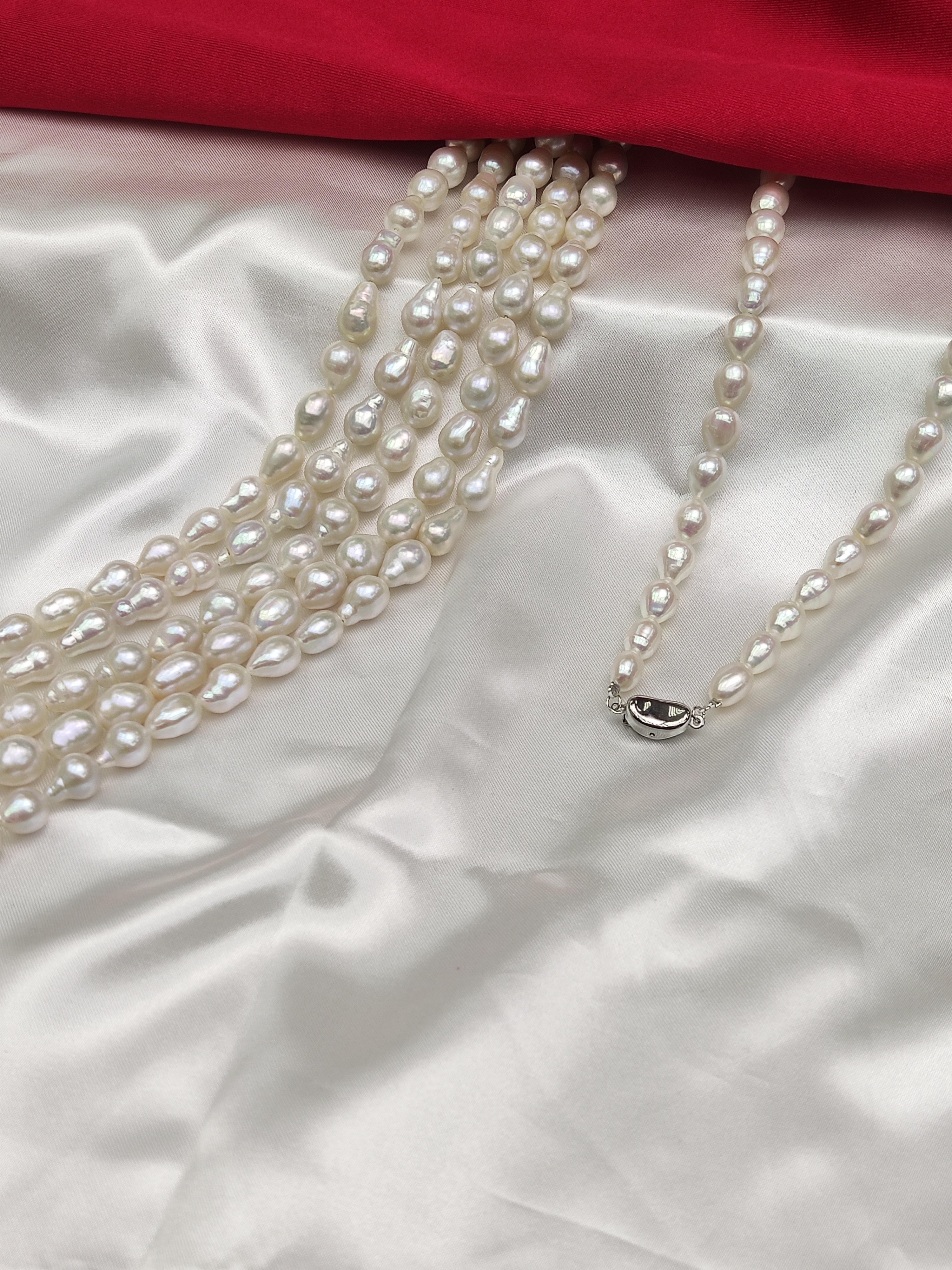 Grey White Freshwater Pearl Necklace with 7.5~8.5mm Off-Round Pearls