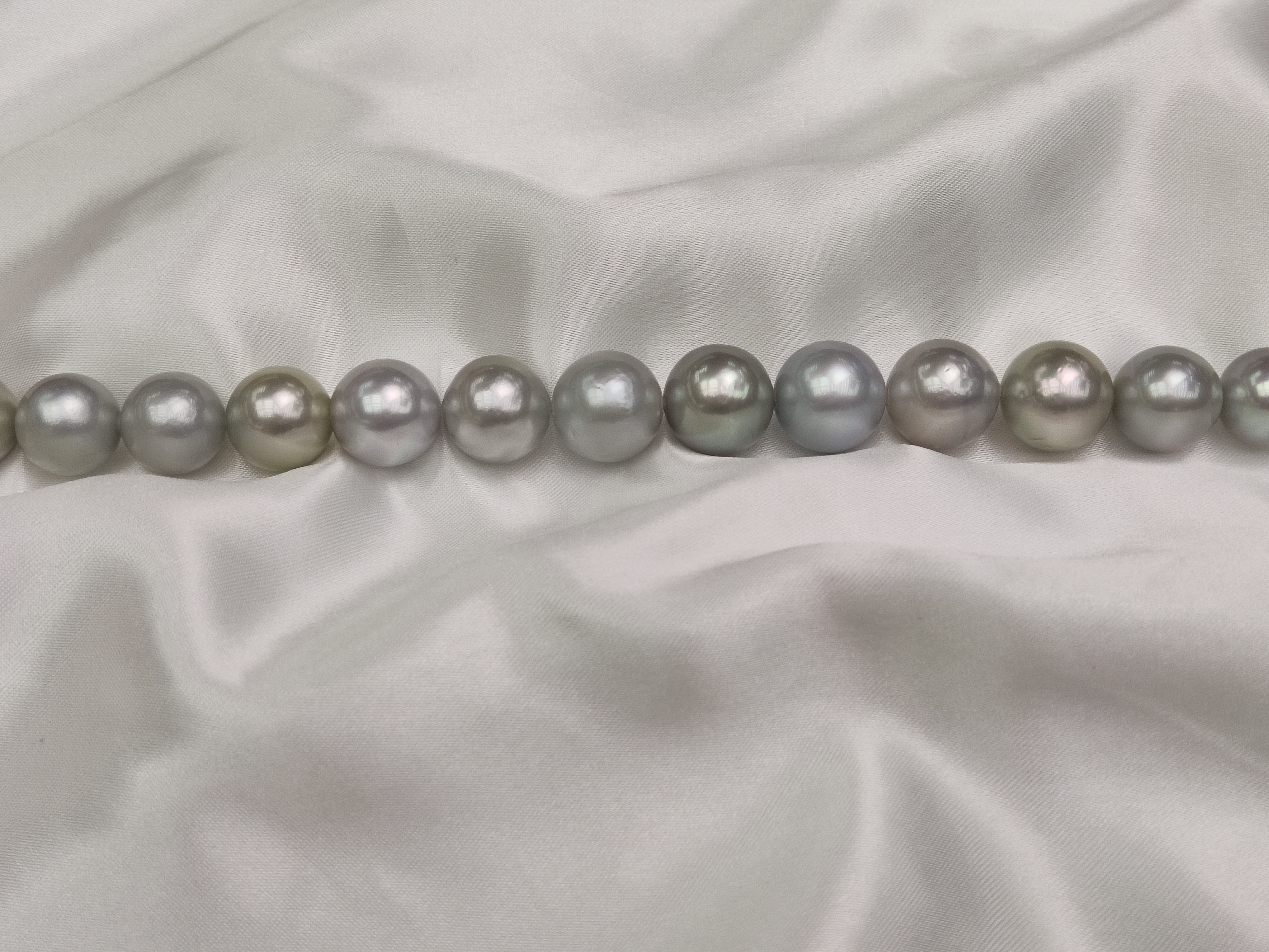 South Sea Pearls Necklace 11~14.6mm