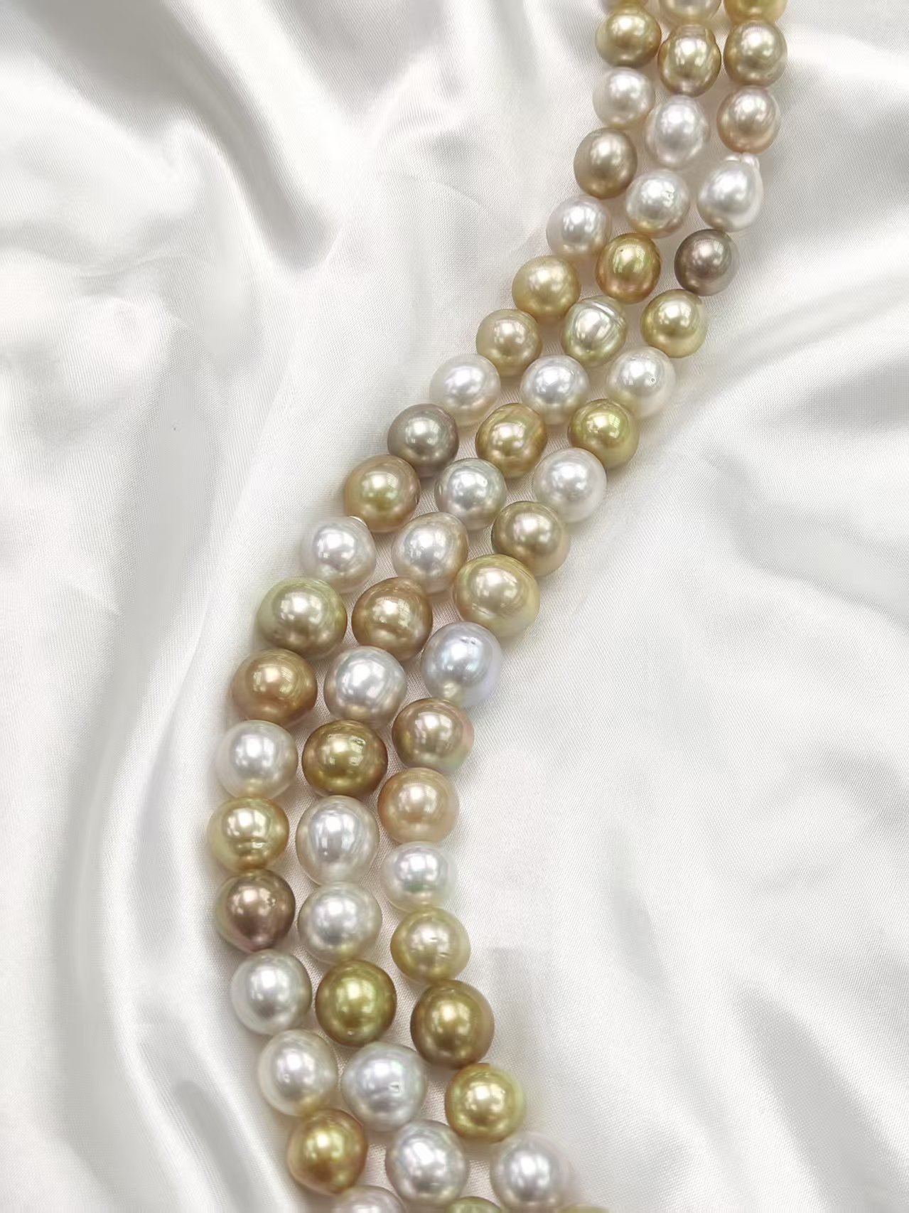 South Sea Golden and White Cultured  Pearl Necklace 11~14mm